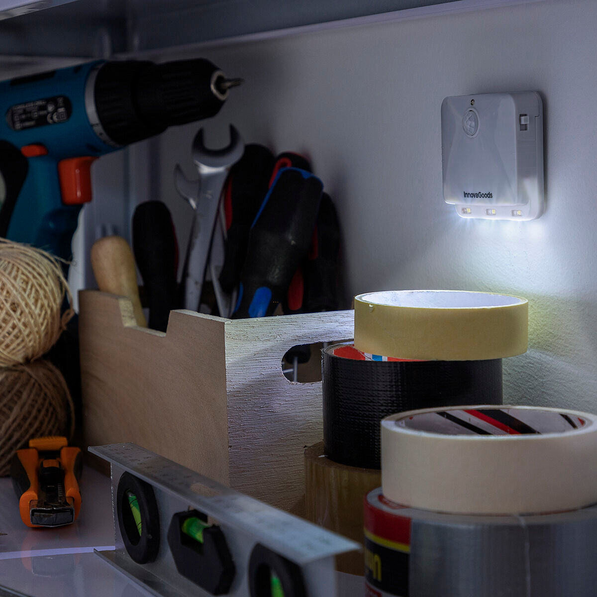 Luz LED con sensor de movimiento InnovaGoods